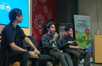 Fikri Amrulloh dalam Bluescreen Vol.2: RUPA-RUPA WARNANYA