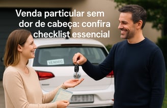 Homem entrega chave de carro para mulher sorridente com adesivo “VENDIDO” e documento na mão.