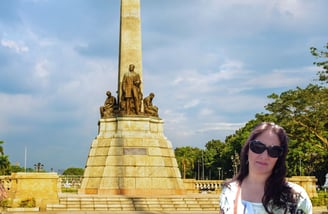 foto da autora no parque rizal em manila filipinas