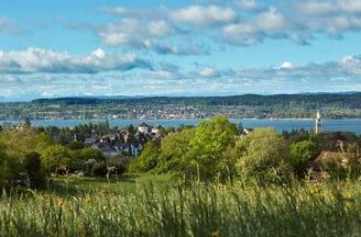 Überlingen am Bodensee – malerische Ansicht der Stadt am Seeufer