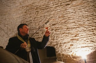 Venenciando vino amontillado en Casa Palop
