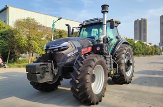 Hongmeng 260HP tractors Parking in the factory
