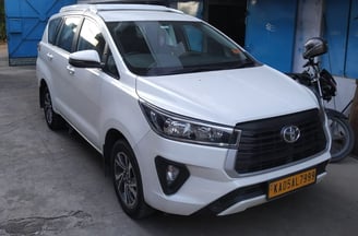 Innova Crysta - Jyothisree Tours and Travels