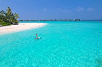 park-hyatt-maldives-paddleboard-1