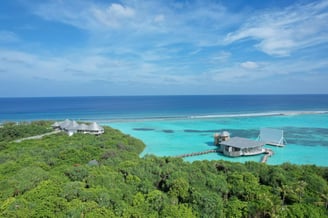 soneva-jani-drone-outdoor-cinema