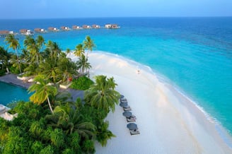 park-hyatt-maldives-drone-view-4