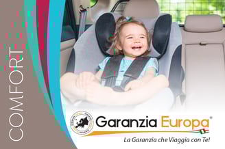 garanzia europa confort bambino che sorride dentro un auto