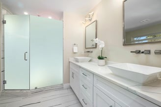Tempered glass shower screen; custom-made shower screens; frameless shower screens; smart shower scr
