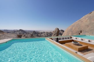 desert-rock-resort-adults-pool-model