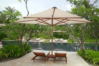 waldorf-astoria-ithaafushi-maldives-pool-lounge