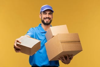 Um entregador feliz com o Concurso Público Correios 2024