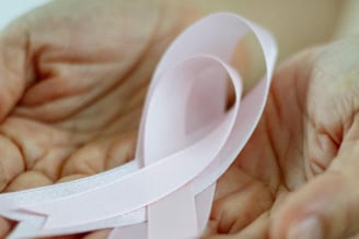 Auto-exame. Ao notar qualquer alteração, procure um médico.
