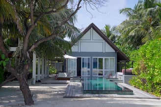 four-seasons-landaa-giraavaru-maldives-beach-villa-pool