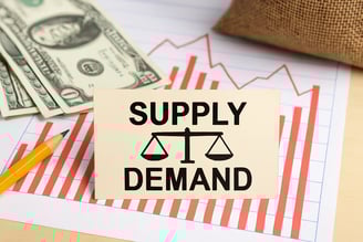 Keseimbangan Supply-Demand: Faktor Penentu Harga Barang di Pasar Global | NuntiaNews