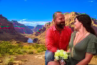 wedding couple at the grand canyon getting married