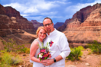 wedding couple at the grand canyon