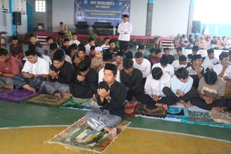 SM Excellent 1 kota tangerang berdoa bersama