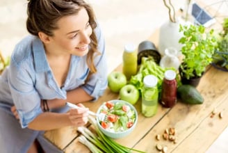 woman eating healthy foods