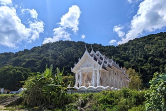 Wat Tham Pong Pang, Thung Makham, Chumphon