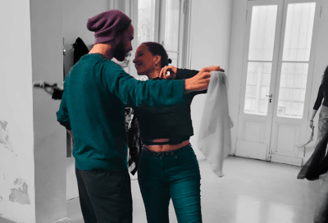 Clase de Zamba con Noelia: estudiantes bailan con libertad y bienestar