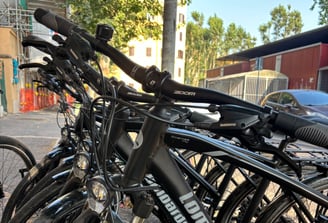 bici lombardo nere dedicate al noleggio