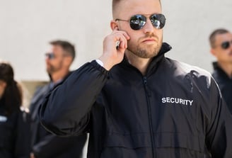 Agente Seguridad Patrimonial atento reduce riesgos