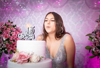 FESTA DE 15 ANOS, DEBUTANTE