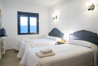 Casa rural hasta 5 personas. Finca alojamiento hasta 35 personas