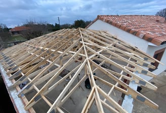 toit en fermettes industrielles dans le Tarn