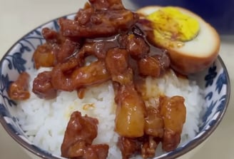 How to Make Authentic Braised Pork Rice (卤肉饭) at Home