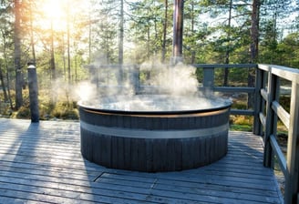 Spa jacuzzi bain nordique au feu de bois