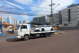 serviço de guincho em campo grande ms veiculo porshce branca