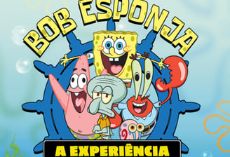 Personagens de Bob Esponja em um painel temático da Fenda do Biquíni