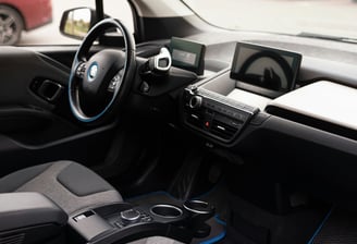 Intérieur d'une voiture après une prestation de lavage à Toulouse