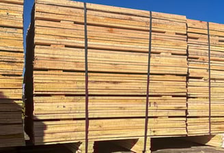 paquetes de tabla pallet apilados
