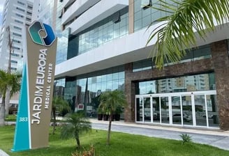 Foto da fachada do Jardim Europa Medical Center, consultório da psicóloga Laura Maria