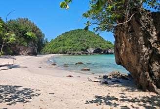Ban Thong Dang (บ้านทองแดง), Chumphon