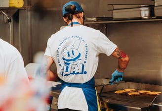 flipa burger bar - hamburgueseria barcelona - trabajador flipa burger bar
