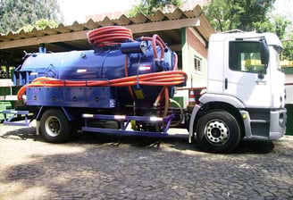 caminhão de sucção e hidrojateamento