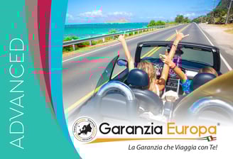 Garanzia europa advanced un auto cabrio con due donne con le braccia in aria