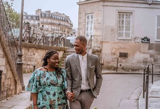 couple, tendresse, rue parisienne