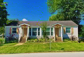 Discover our charming farmhouse-inspired duplex rental in Nashville’s Cherokee Park neighborhood