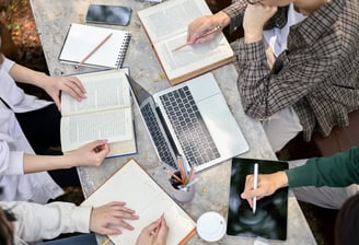 Contrôle qualité et suivi régulier sur un chantier d’aménagement extérieur Suivi de chantier profes