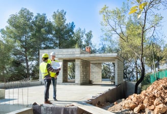 Coordination d’un chantier d’aménagement extérieur entre plusieurs artisans Réunion de chantier pou