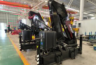 Zorylift SQZ132A.2: Black 6.3t knuckle boom (truck/lorry) hydraulic crane. Folded articulated structure.