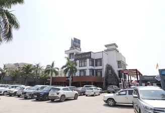 hotel kuber during rush hours