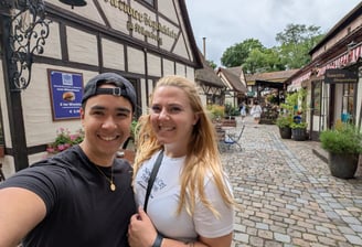Lennard and Anne from Mariposa Mundial, exploring Europe slowly and living life on the road.