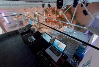 DJ