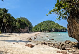 Ban Thong Dang (บ้านทองแดง), Chumphon