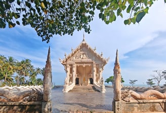 Wat Tham Pong Pang, Thung Makham, Chumphon